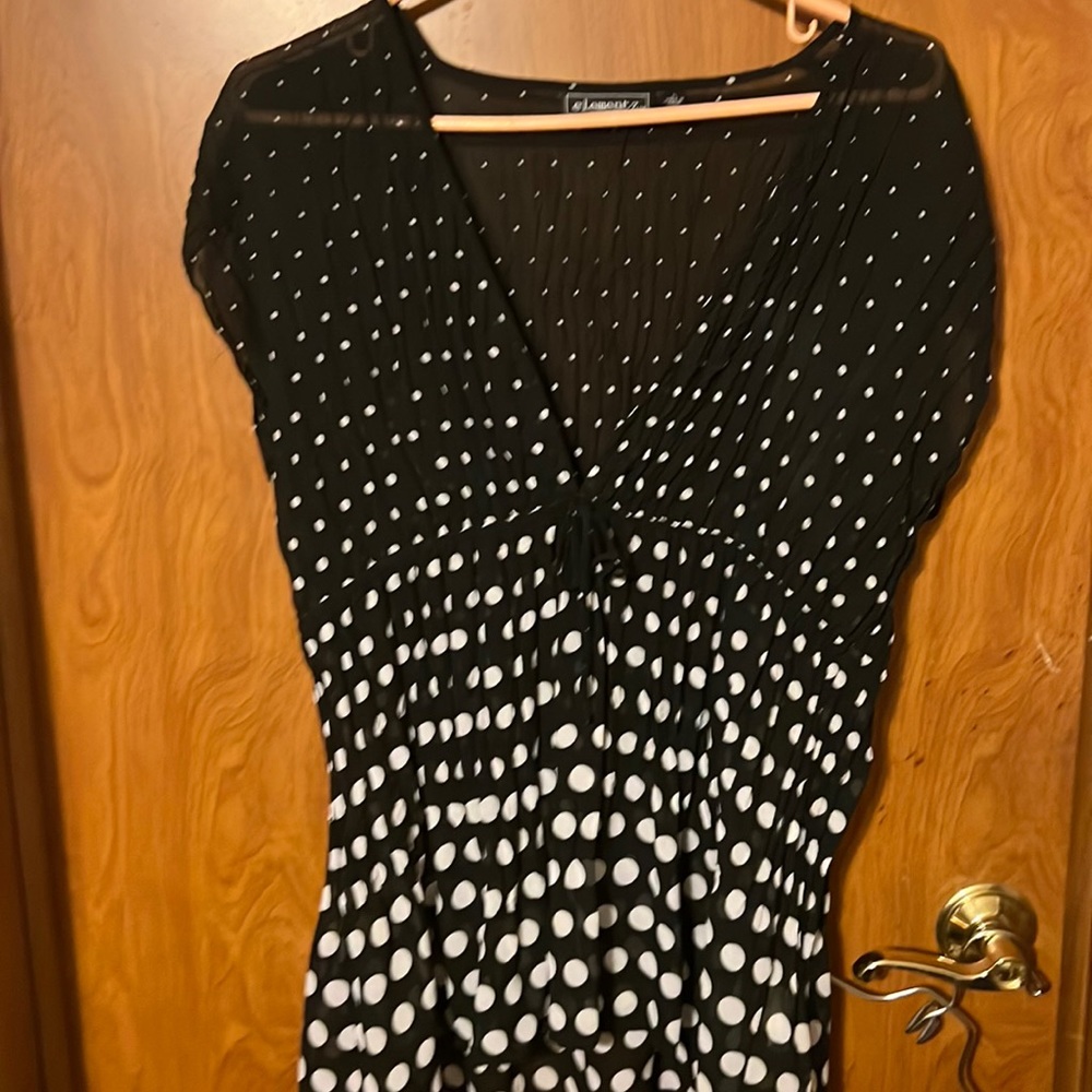 Sheer black polkadot elementz size large sleeveless black top